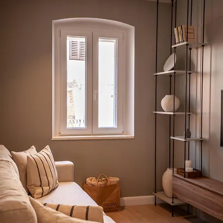 Kira Hvar * Χβαρ