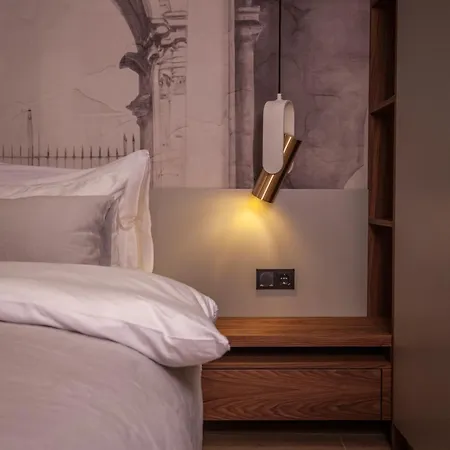 Kira Hvar * Χβαρ